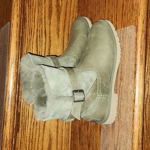 NEW UGG Romely Buckle olive boots size 5